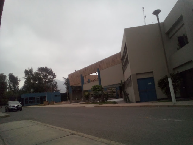 Opiniones de Escuela Superior de Guerra Aérea en La Molina - Escuela