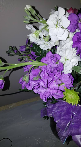 Gift Basket Store «FLOWERS BY TARA AND JEWELRY WORLD», reviews and photos, 2087 Wilma Rudolph Blvd, Clarksville, TN 37040, USA