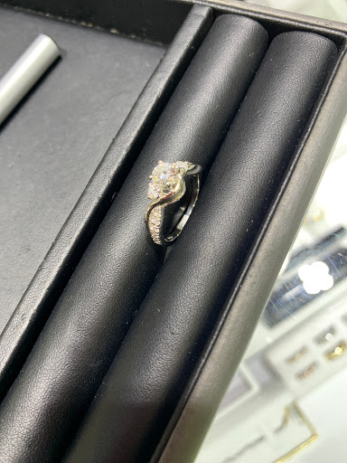 Jewelry Store «The Jewelry Exchange», reviews and photos, 440 Boston Post Rd, Sudbury, MA 01776, USA