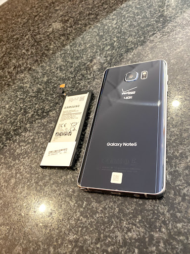 Electronics Repair Shop «Cellfone MD - cell phone repair», reviews and photos, 7637 N Milwaukee Ave, Niles, IL 60714, USA