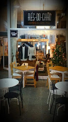 Rés-do-Chão Clothing & Coffee Shop