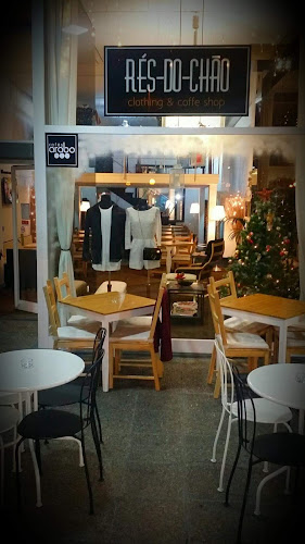 Rés-do-Chão Clothing & Coffee Shop