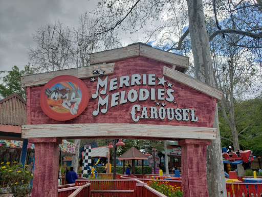 Merrie Melodies Carousel