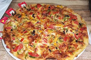 Pizza Hasouna image