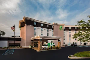 Holiday Inn Milwaukee Riverfront, an IHG Hotel image