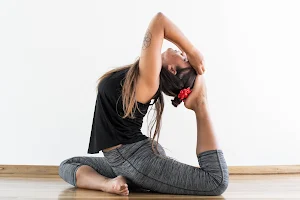 Evelyn Riboldi Yoga image