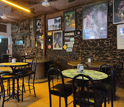 La Caverna Billiards & Pub photo