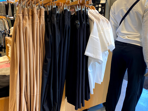 Sportswear Store «lululemon», reviews and photos, 600 S Main St, Greenville, SC 29601, USA