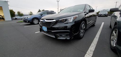 Car Dealer «Gresham Subaru», reviews and photos, 1925 E Powell Blvd, Gresham, OR 97080, USA