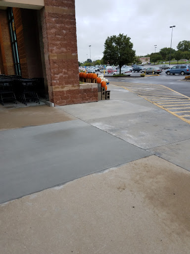 Grocery Store «Hen House #31», reviews and photos, 5800 Antioch Rd, Merriam, KS 66202, USA