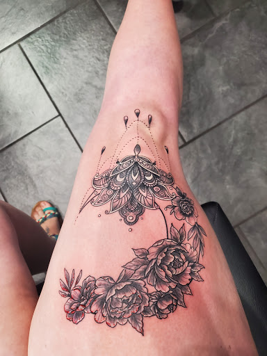 Tattoo Shop «Red Dragon Tattoo & Piercing», reviews and photos, 9242 Colerain Ave, Cincinnati, OH 45251, USA