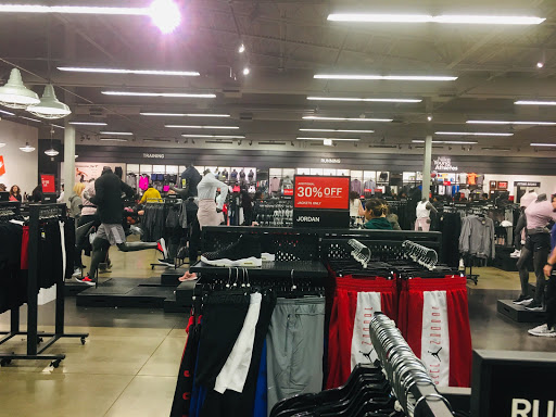 Sporting Goods Store «Nike Factory Store», reviews and photos, 3000 Grapevine Mills Pkwy #611, Grapevine, TX 76051, USA