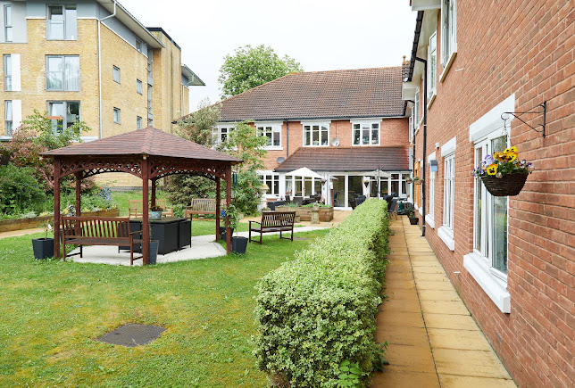 Reviews of Barchester - Westwood House Care Home in London - Retirement home