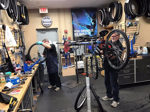 Bicycle Store «M & M Cyclery», reviews and photos, 734 Butterfield Rd, Mundelein, IL 60060, USA