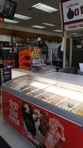 Grocery Store «Chatsworth Lake Market», reviews and photos, 23400 Lake Manor Dr, Chatsworth, CA 91311, USA