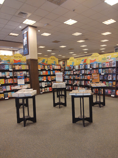 Book Store «Barnes & Noble Bookstores», reviews and photos, 2325 S Stemmons Fwy #401, Lewisville, TX 75067, USA