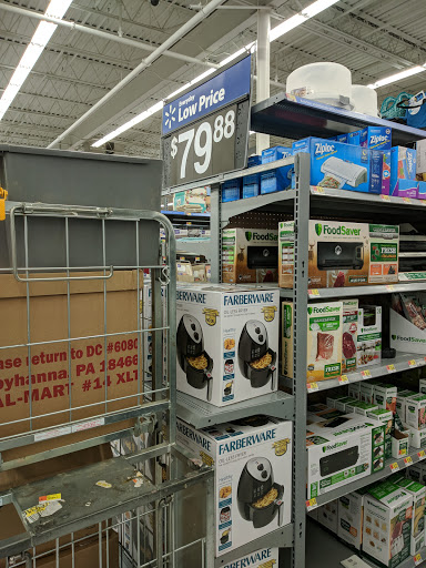 Shopping Mall «Berkshire Shopping Center», reviews and photos, 67 Newtown Rd, Danbury, CT 06810, USA