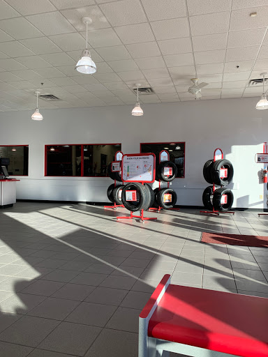 Tire Shop «Discount Tire Store - Plymouth, MN», reviews and photos, 1655 Annapolis Ln N, Plymouth, MN 55441, USA