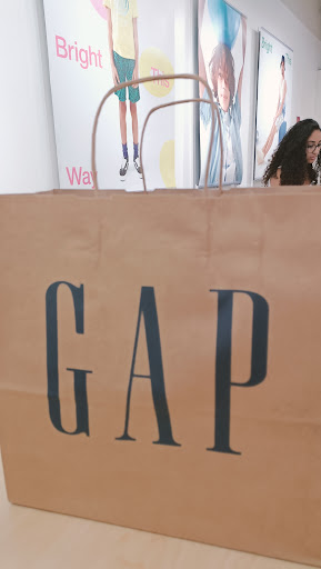Clothing Store «Gap Outlet», reviews and photos, 470 Evergreen Ct, Central Valley, NY 10917, USA