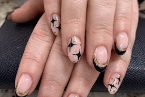 Tila Classy Nails image