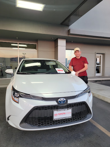 Toyota Dealer «Toyota Town of Stockton», reviews and photos, 2150 E Hammer Ln, Stockton, CA 95210, USA