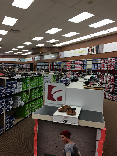 Shoe Store «Famous Footwear», reviews and photos, 10412 Broadway St, Pearland, TX 77584, USA