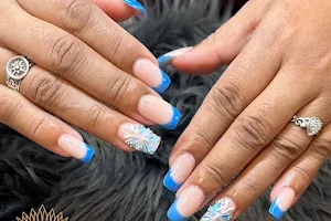 QUEEN’S NAILS & LASH GREENVILLE image