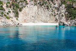Foto van Ithaki Strand gelegen in een natuurlijk gebied
