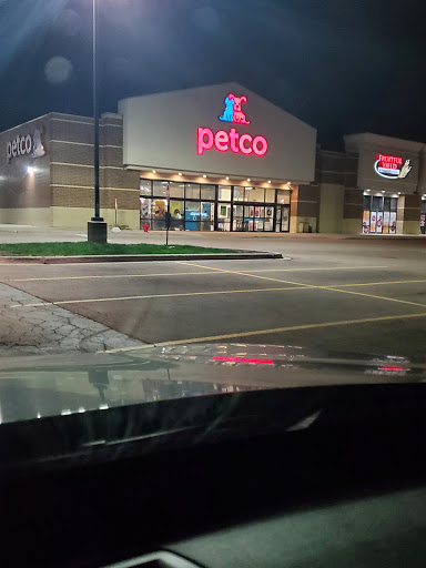 Pet Supply Store «Petco Animal Supplies», reviews and photos, 364 Randall Rd, South Elgin, IL 60177, USA