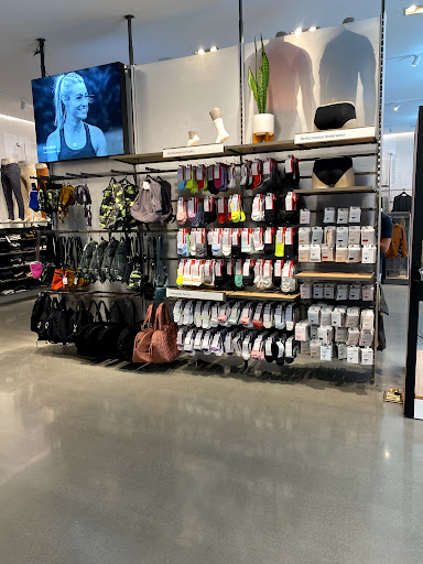 Sportswear Store «lululemon», reviews and photos, 8702 Keystone Crossing #21, Indianapolis, IN 46240, USA