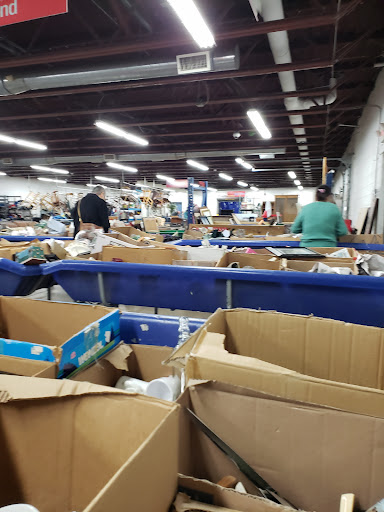 Thrift Store «St. Vincent de Paul Dig & Save Outlet», reviews and photos, 1900 S Park St, Madison, WI 53713, USA