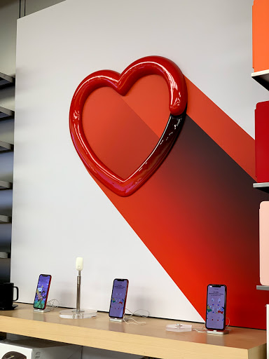 Computer Store «Apple Main Place», reviews and photos, 120 W Jefferson Ave, Naperville, IL 60540, USA