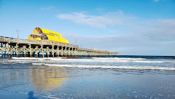 Foto von Myrtle beach Pier mit lange, gerade küste