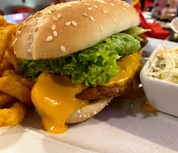 Jaroon's American Diner photo
