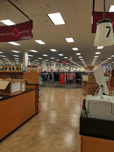 Clothing Store «Burlington Coat Factory», reviews and photos, 18000 Vernier Rd, Harper Woods, MI 48225, USA