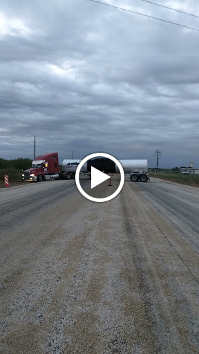 Grocery Store «H-E-B Grocery», reviews and photos, 925 10th St, Floresville, TX 78114, USA