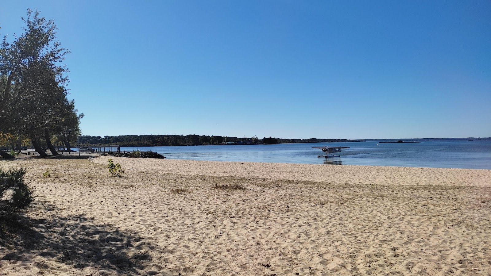 Foto di Plage Du Lac - Parentis con una superficie del sabbia beige