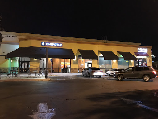 Mexican Restaurant «Chipotle Mexican Grill», reviews and photos, 4424 W Shaw Ave, Fresno, CA 93722, USA