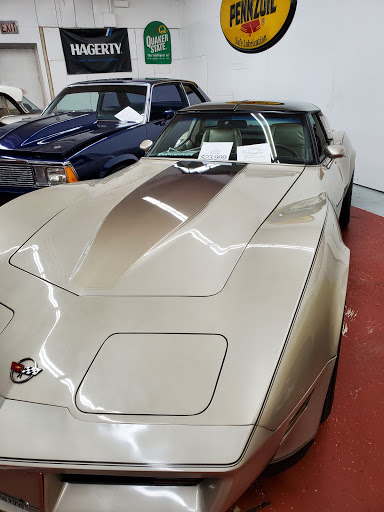 Used Car Dealer «North Shore Classics (Classic Car Dealership)», reviews and photos, 149 N Seymour Ave, Mundelein, IL 60060, USA
