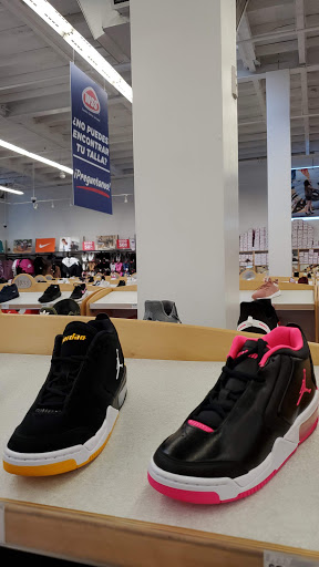 Shoe Store «WSS», reviews and photos, 460 San Fernando Mission Blvd, San Fernando, CA 91340, USA