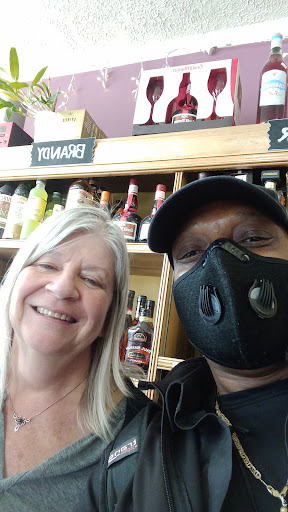 Liquor Store «Fort Hill Liquor Store», reviews and photos, 1520 Mt Hope Ave, Rochester, NY 14620, USA