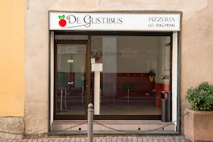 De Gustibus Pizzeria e Hamburgeria d'asporto image