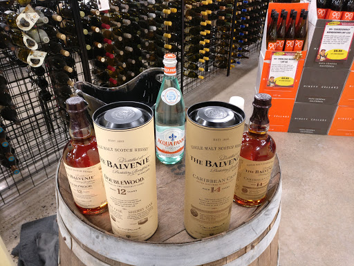 Liquor Store «BevMax Danbury», reviews and photos, 20 Backus Ave, Danbury, CT 06810, USA