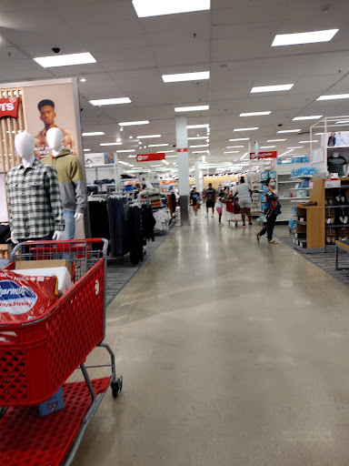 Department Store «Target», reviews and photos, 999 Corporate Dr, Westbury, NY 11590, USA