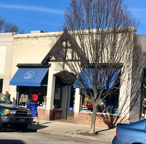 Thrift Store «Goodwill Second Debut Carytown», reviews and photos, 3114 W Cary St, Richmond, VA 23221, USA