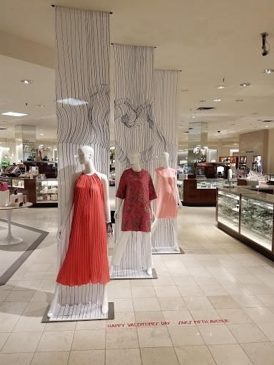 Department Store «Saks Fifth Avenue», reviews and photos, 101 W 5th St, Cincinnati, OH 45202, USA