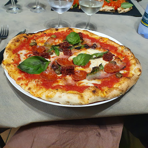 Pizzeria Pinseria Al Confine in Trofarello, Città Metropolitana di Torino