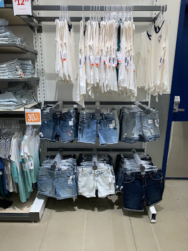 Clothing Store «Old Navy», reviews and photos, 43 Middlesex Turnpike, Burlington, MA 01803, USA