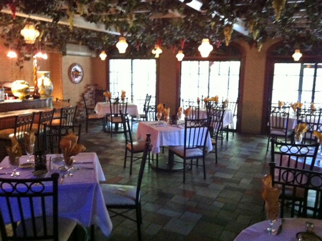 Tosi's Restaurant 49127