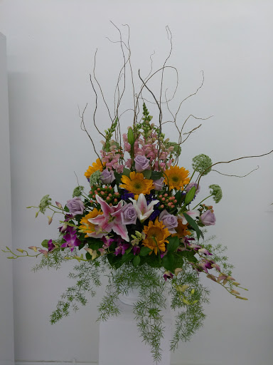 Florist «Plump Chicago Flower Shop», reviews and photos, 411 E Oakwood Blvd, Chicago, IL 60653, USA